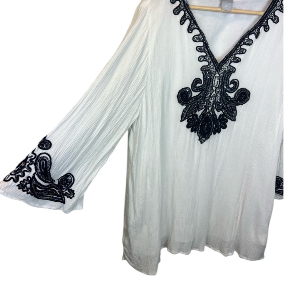 CHICO’s Embellished Tunic in White w/ Black Beading Size 0 (2-4) — STUNNING!!! - Picture 6 of 9
